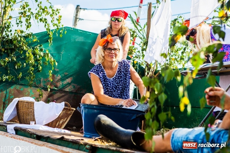 Zdjęcie w galerii na portalu naszraciborz.pl: Dożynki gminy Krzyżanowice. W Roszkowie jak na karnawale w Rio wiadomości z regionu