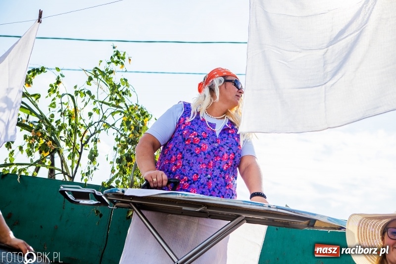 Zdjęcie w galerii na portalu naszraciborz.pl: Dożynki gminy Krzyżanowice. W Roszkowie jak na karnawale w Rio wiadomości z regionu