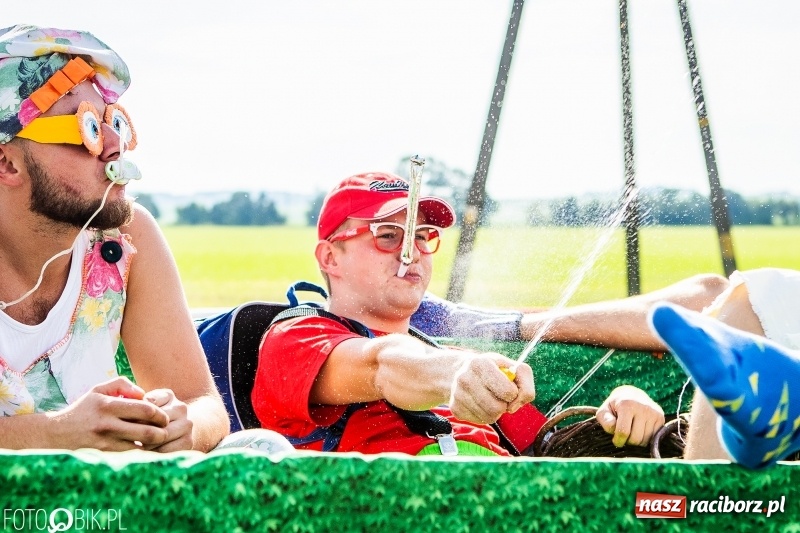 Zdjęcie w galerii na portalu naszraciborz.pl: Dożynki gminy Krzyżanowice. W Roszkowie jak na karnawale w Rio wiadomości z regionu