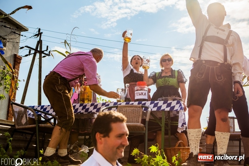 Zdjęcie w galerii na portalu naszraciborz.pl: Dożynki gminy Krzyżanowice. W Roszkowie jak na karnawale w Rio wiadomości z regionu