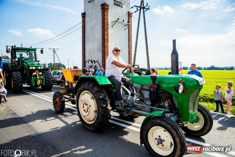 Zdjęcie w galerii na portalu naszraciborz.pl: Dożynki gminy Krzyżanowice. W Roszkowie jak na karnawale w Rio wiadomości z regionu