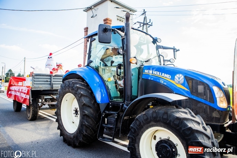 Zdjęcie w galerii na portalu naszraciborz.pl: Dożynki gminy Krzyżanowice. W Roszkowie jak na karnawale w Rio wiadomości z regionu