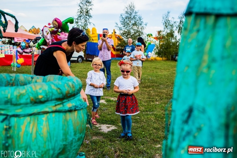 Zdjęcie w galerii na portalu naszraciborz.pl: Dożynki gminy Krzyżanowice. W Roszkowie jak na karnawale w Rio wiadomości z regionu