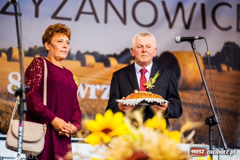 Zdjęcie w galerii na portalu naszraciborz.pl: Dożynki gminy Krzyżanowice. W Roszkowie jak na karnawale w Rio wiadomości z regionu