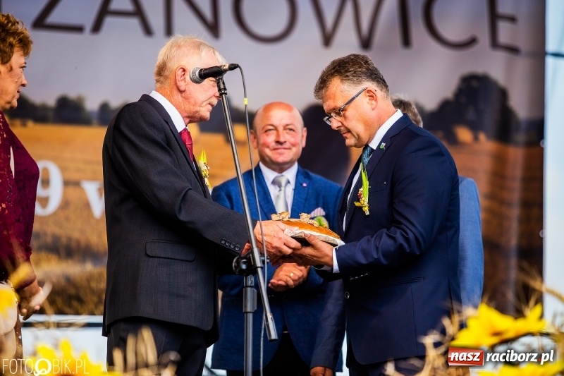 Zdjęcie w galerii na portalu naszraciborz.pl: Dożynki gminy Krzyżanowice. W Roszkowie jak na karnawale w Rio wiadomości z regionu