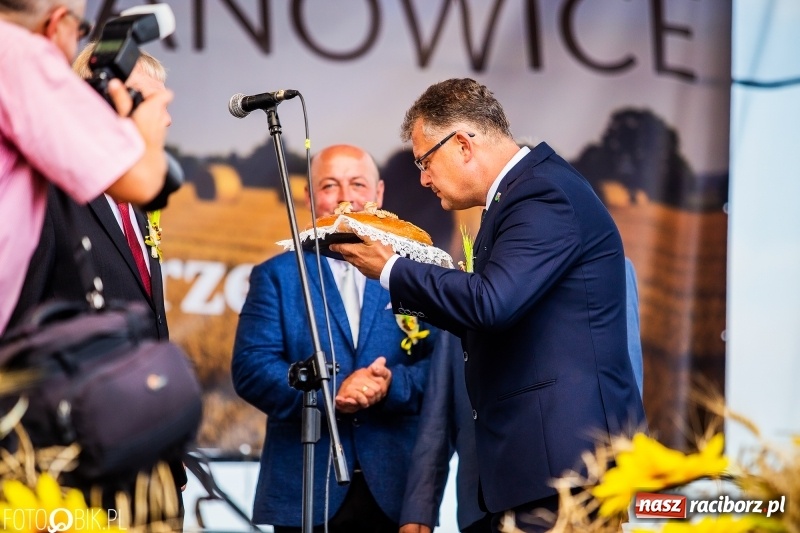 Zdjęcie w galerii na portalu naszraciborz.pl: Dożynki gminy Krzyżanowice. W Roszkowie jak na karnawale w Rio wiadomości z regionu