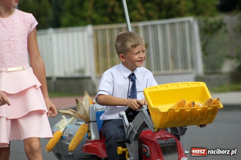 Zdjęcie w galerii na portalu naszraciborz.pl: Rowerowe dożynki w Modzurowie FOTO wiadomości z regionu