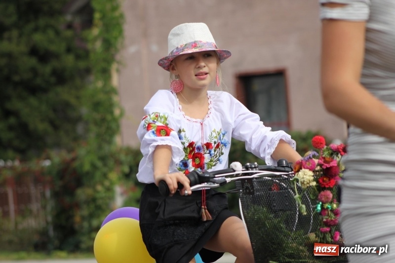 Zdjęcie w galerii na portalu naszraciborz.pl: Rowerowe dożynki w Modzurowie FOTO wiadomości z regionu