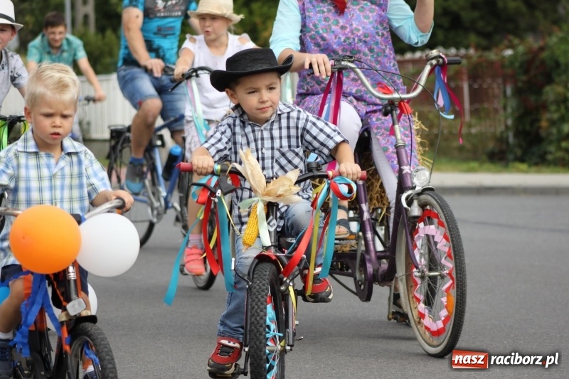 Zdjęcie w galerii na portalu naszraciborz.pl: Rowerowe dożynki w Modzurowie FOTO wiadomości z regionu