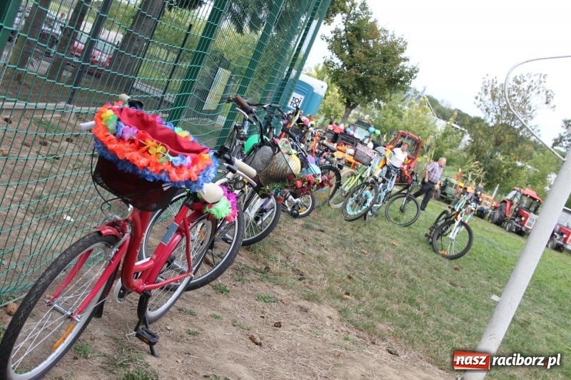 Zdjęcie w galerii na portalu naszraciborz.pl: Rowerowe dożynki w Modzurowie FOTO wiadomości z regionu