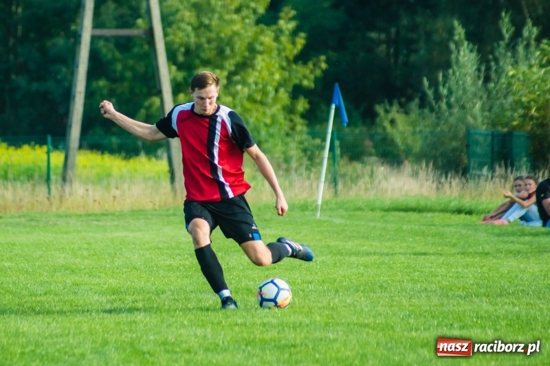 Zdjęcie w galerii na portalu naszraciborz.pl: Pewność siebie bywa zgubna. Brzezie pierwszym pogromcą Nowej Wsi wiadomości z regionu