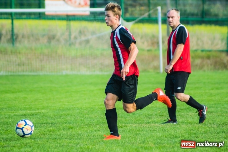 Zdjęcie w galerii na portalu naszraciborz.pl: Pewność siebie bywa zgubna. Brzezie pierwszym pogromcą Nowej Wsi wiadomości z regionu