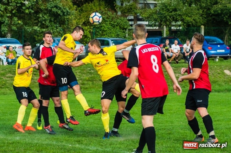 Zdjęcie w galerii na portalu naszraciborz.pl: Pewność siebie bywa zgubna. Brzezie pierwszym pogromcą Nowej Wsi wiadomości z regionu