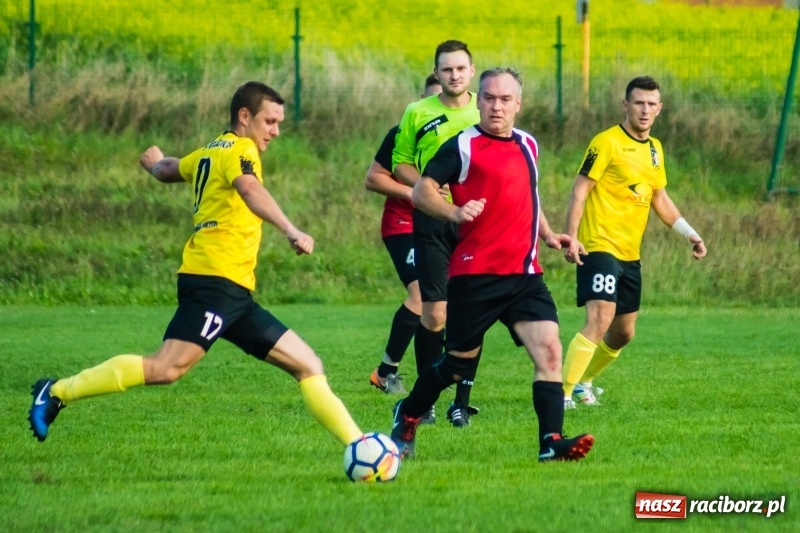 Zdjęcie w galerii na portalu naszraciborz.pl: Pewność siebie bywa zgubna. Brzezie pierwszym pogromcą Nowej Wsi wiadomości z regionu