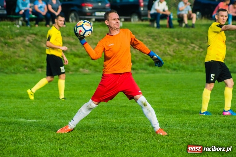 Zdjęcie w galerii na portalu naszraciborz.pl: Pewność siebie bywa zgubna. Brzezie pierwszym pogromcą Nowej Wsi wiadomości z regionu