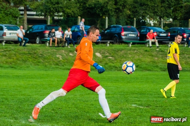 Zdjęcie w galerii na portalu naszraciborz.pl: Pewność siebie bywa zgubna. Brzezie pierwszym pogromcą Nowej Wsi wiadomości z regionu