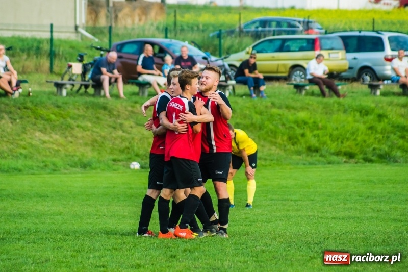 Zdjęcie w galerii na portalu naszraciborz.pl: Pewność siebie bywa zgubna. Brzezie pierwszym pogromcą Nowej Wsi wiadomości z regionu