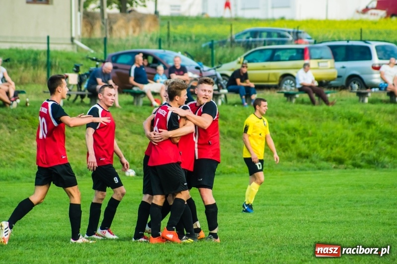 Zdjęcie w galerii na portalu naszraciborz.pl: Pewność siebie bywa zgubna. Brzezie pierwszym pogromcą Nowej Wsi wiadomości z regionu