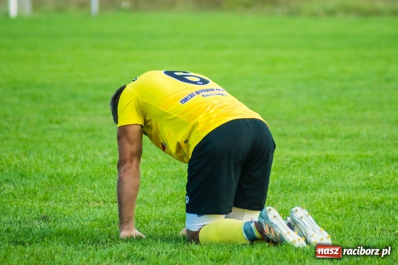 Zdjęcie w galerii na portalu naszraciborz.pl: Pewność siebie bywa zgubna. Brzezie pierwszym pogromcą Nowej Wsi wiadomości z regionu