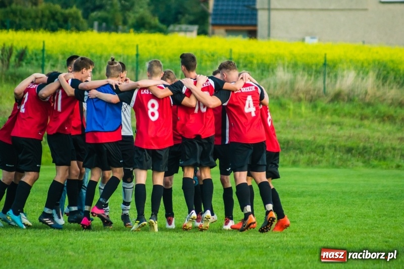 Zdjęcie w galerii na portalu naszraciborz.pl: Pewność siebie bywa zgubna. Brzezie pierwszym pogromcą Nowej Wsi wiadomości z regionu