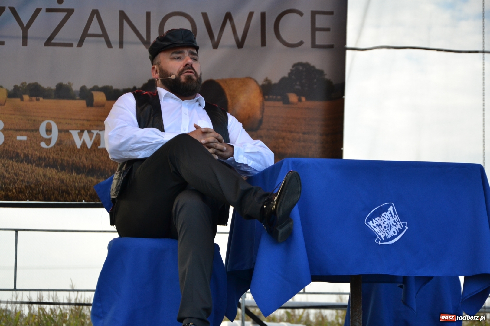 Zdjęcie w galerii na portalu naszraciborz.pl: Dożynki w Roszkowie. Niedzielne popołudnie z Uśmiechem i Kabaretem Młodych Panów wiadomości z regionu