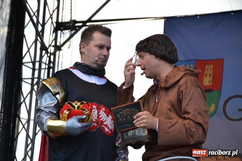 Zdjęcie w galerii na portalu naszraciborz.pl: Dożynki w Roszkowie. Niedzielne popołudnie z Uśmiechem i Kabaretem Młodych Panów wiadomości z regionu