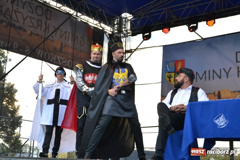 Zdjęcie w galerii na portalu naszraciborz.pl: Dożynki w Roszkowie. Niedzielne popołudnie z Uśmiechem i Kabaretem Młodych Panów wiadomości z regionu