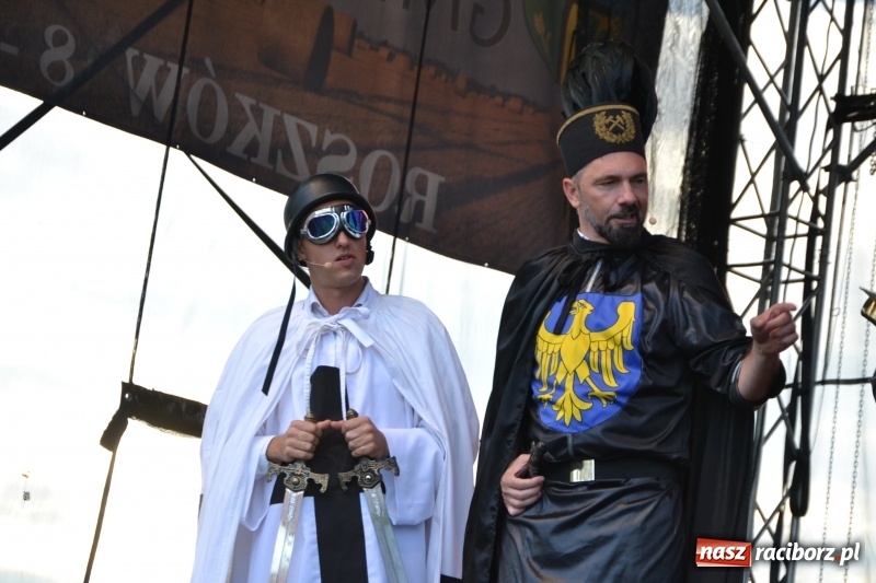 Zdjęcie w galerii na portalu naszraciborz.pl: Dożynki w Roszkowie. Niedzielne popołudnie z Uśmiechem i Kabaretem Młodych Panów wiadomości z regionu