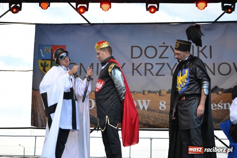 Zdjęcie w galerii na portalu naszraciborz.pl: Dożynki w Roszkowie. Niedzielne popołudnie z Uśmiechem i Kabaretem Młodych Panów wiadomości z regionu