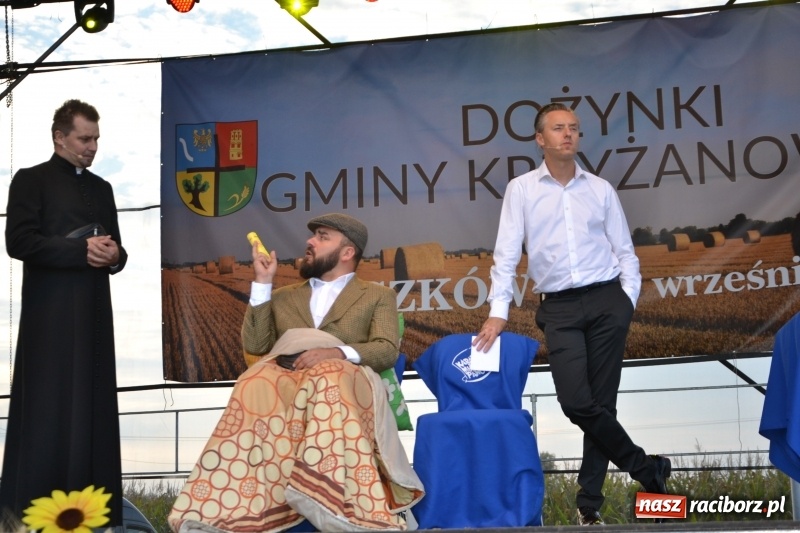 Zdjęcie w galerii na portalu naszraciborz.pl: Dożynki w Roszkowie. Niedzielne popołudnie z Uśmiechem i Kabaretem Młodych Panów wiadomości z regionu