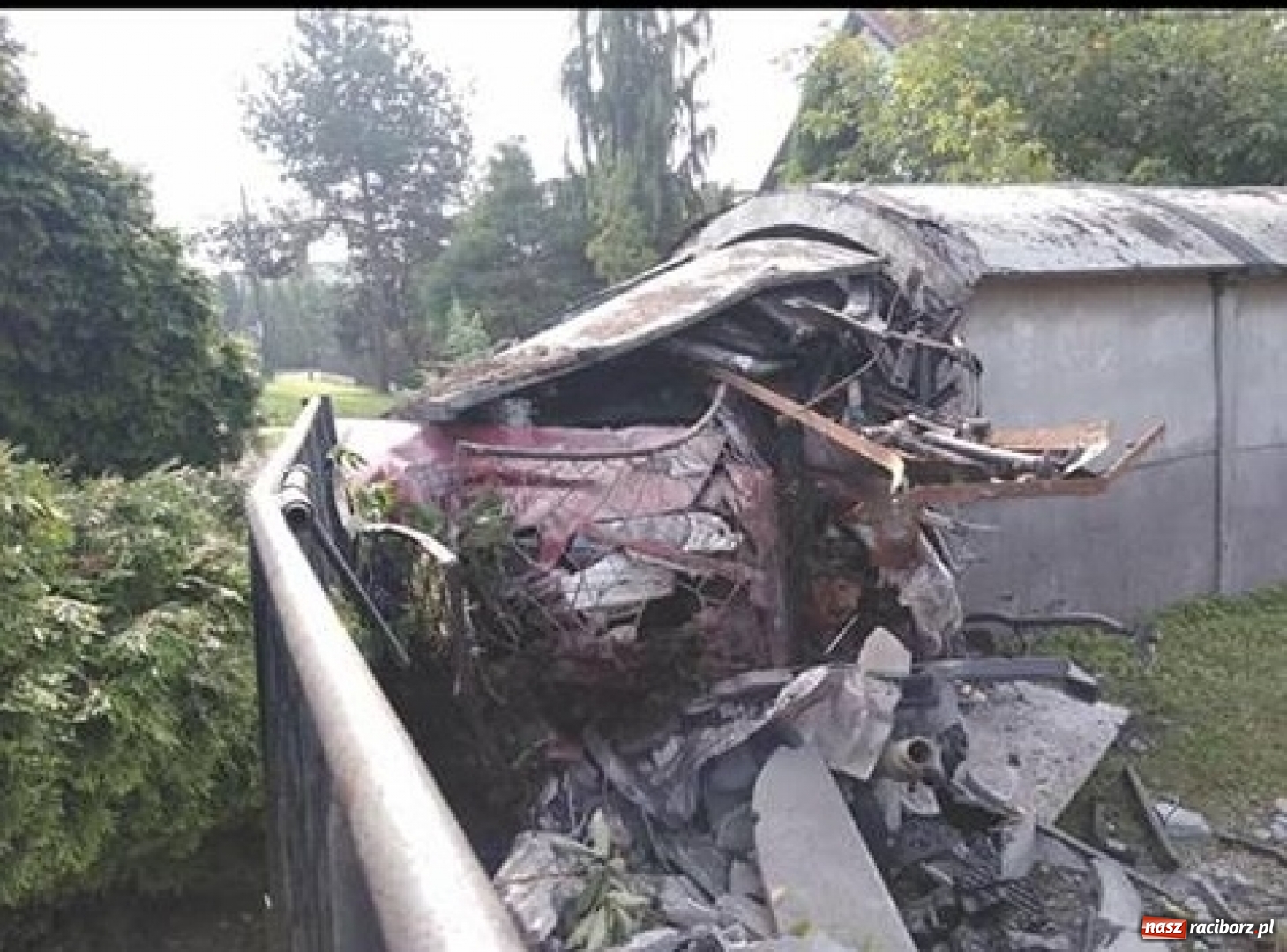 Zdjęcie w galerii na portalu naszraciborz.pl: Tak się kończy jazda na mocnym gazie  wiadomości z regionu