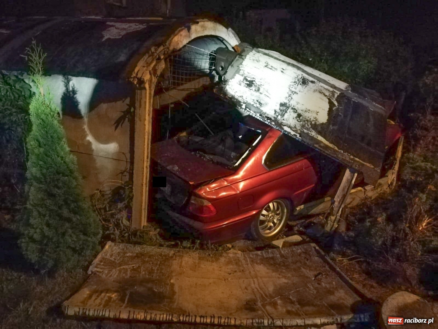 Zdjęcie w galerii na portalu naszraciborz.pl: Tak się kończy jazda na mocnym gazie  wiadomości z regionu