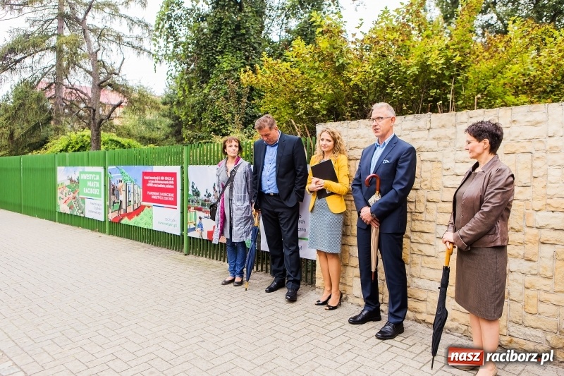 Zdjęcie w galerii na portalu naszraciborz.pl: Przekazano plac budowy pod nowy Ogródek Jordanowski. Co będzie jego największą atrakcją?  wiadomości z regionu