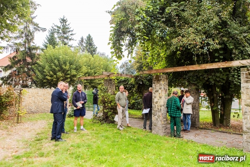 Zdjęcie w galerii na portalu naszraciborz.pl: Przekazano plac budowy pod nowy Ogródek Jordanowski. Co będzie jego największą atrakcją?  wiadomości z regionu
