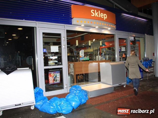 Zdjęcie w galerii na portalu naszraciborz.pl: Autobusy odjechały niemalże puste wiadomości z regionu