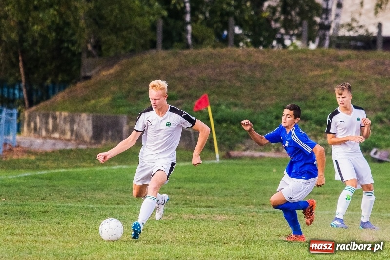Zdjęcie w galerii na portalu naszraciborz.pl: Juniorzy Rekordu Bielsko-Biała lepsi na raciborskim hasioku wiadomości z regionu