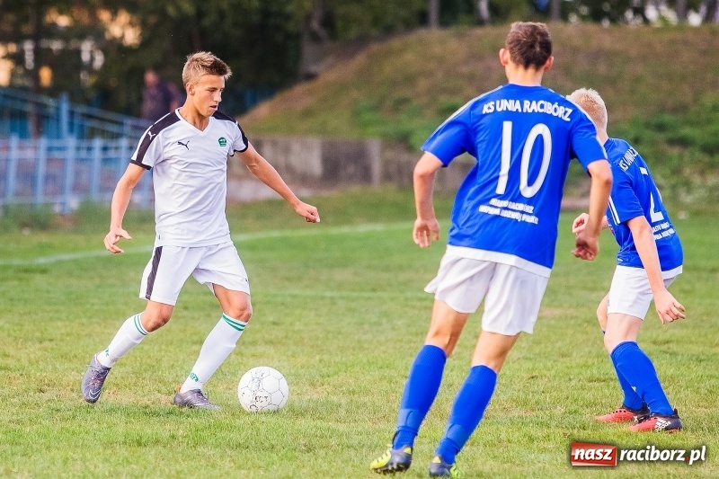 Zdjęcie w galerii na portalu naszraciborz.pl: Juniorzy Rekordu Bielsko-Biała lepsi na raciborskim hasioku wiadomości z regionu