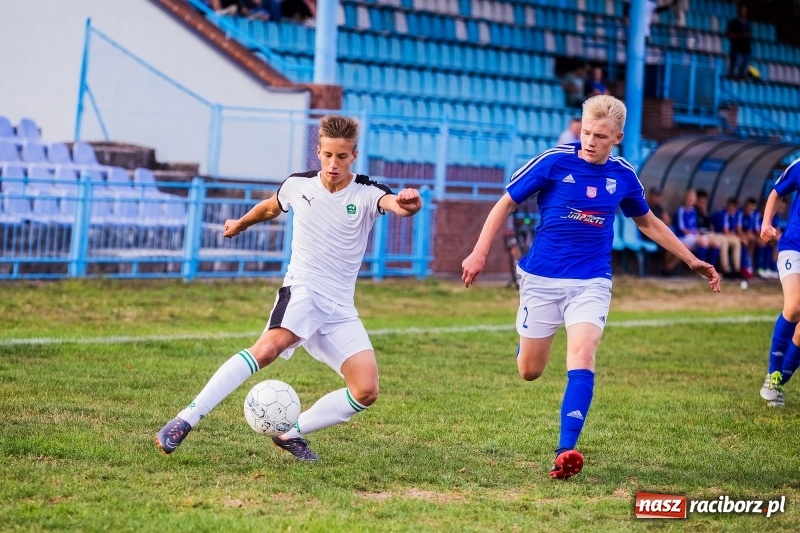 Zdjęcie w galerii na portalu naszraciborz.pl: Juniorzy Rekordu Bielsko-Biała lepsi na raciborskim hasioku wiadomości z regionu