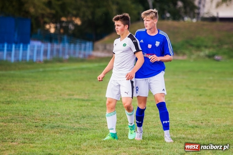 Zdjęcie w galerii na portalu naszraciborz.pl: Juniorzy Rekordu Bielsko-Biała lepsi na raciborskim hasioku wiadomości z regionu
