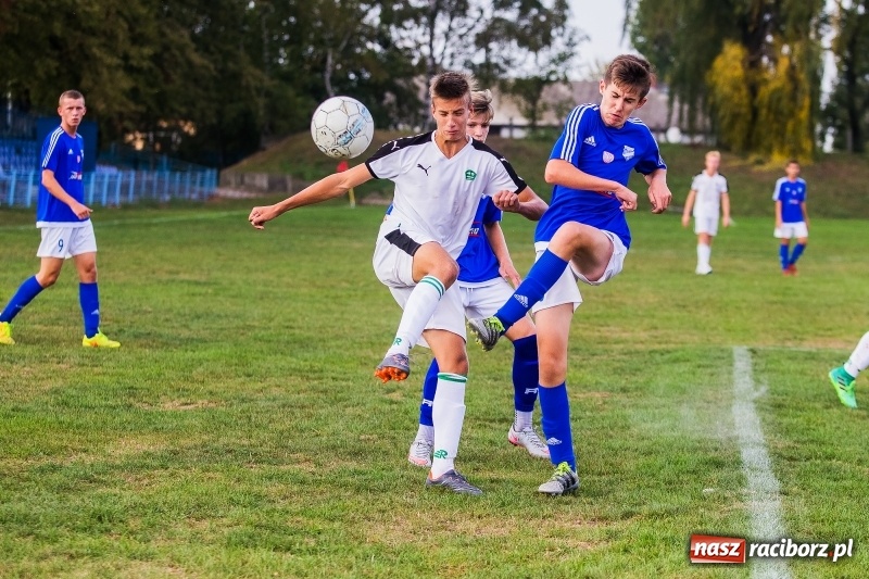 Zdjęcie w galerii na portalu naszraciborz.pl: Juniorzy Rekordu Bielsko-Biała lepsi na raciborskim hasioku wiadomości z regionu