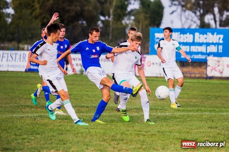 Zdjęcie w galerii na portalu naszraciborz.pl: Juniorzy Rekordu Bielsko-Biała lepsi na raciborskim hasioku wiadomości z regionu