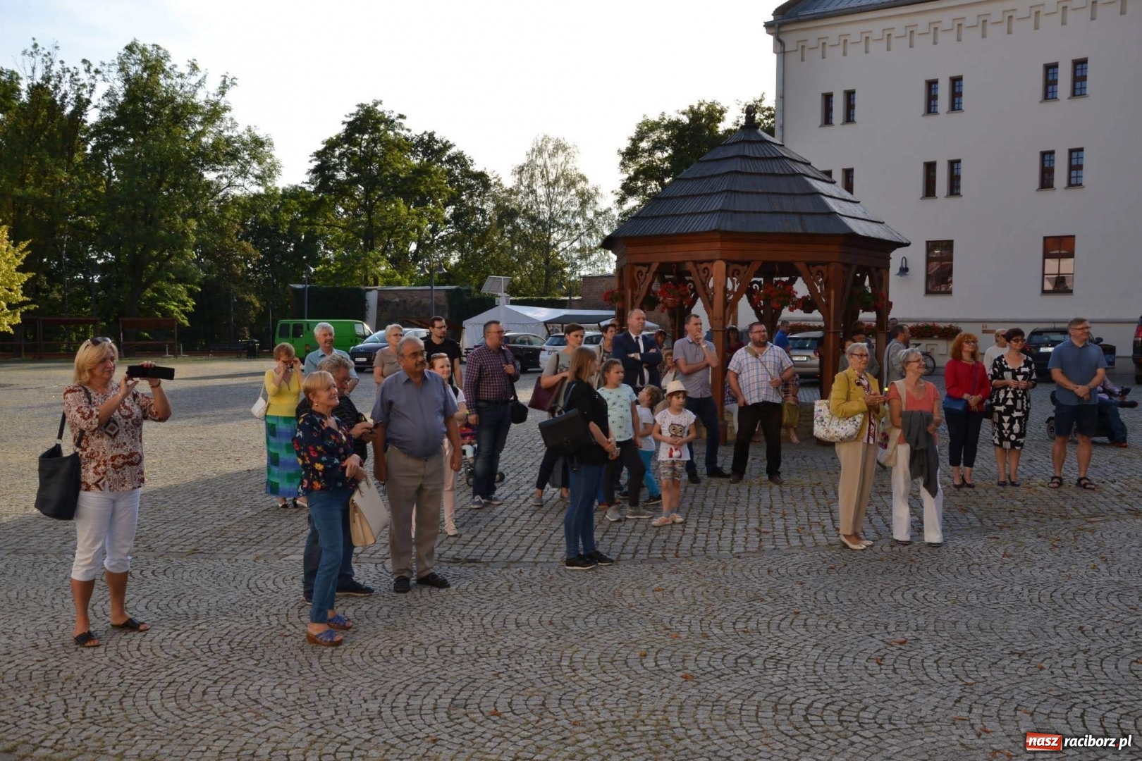 Zdjęcie w galerii na portalu naszraciborz.pl: Przy książęcym stole - wernisaż z degustacją potraw na Zamku Piastowskim wiadomości z regionu