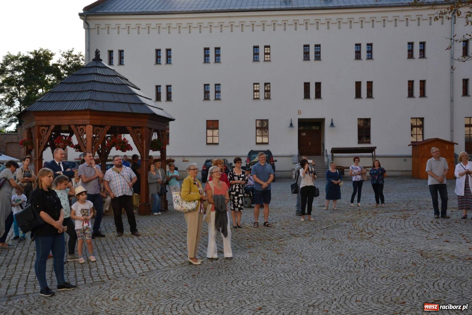 Zdjęcie w galerii na portalu naszraciborz.pl: Przy książęcym stole - wernisaż z degustacją potraw na Zamku Piastowskim wiadomości z regionu