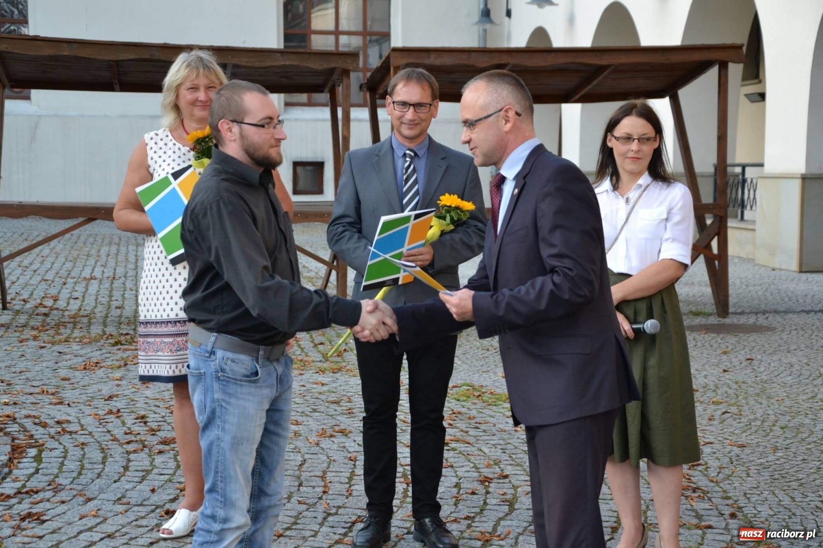 Zdjęcie w galerii na portalu naszraciborz.pl: Przy książęcym stole - wernisaż z degustacją potraw na Zamku Piastowskim wiadomości z regionu