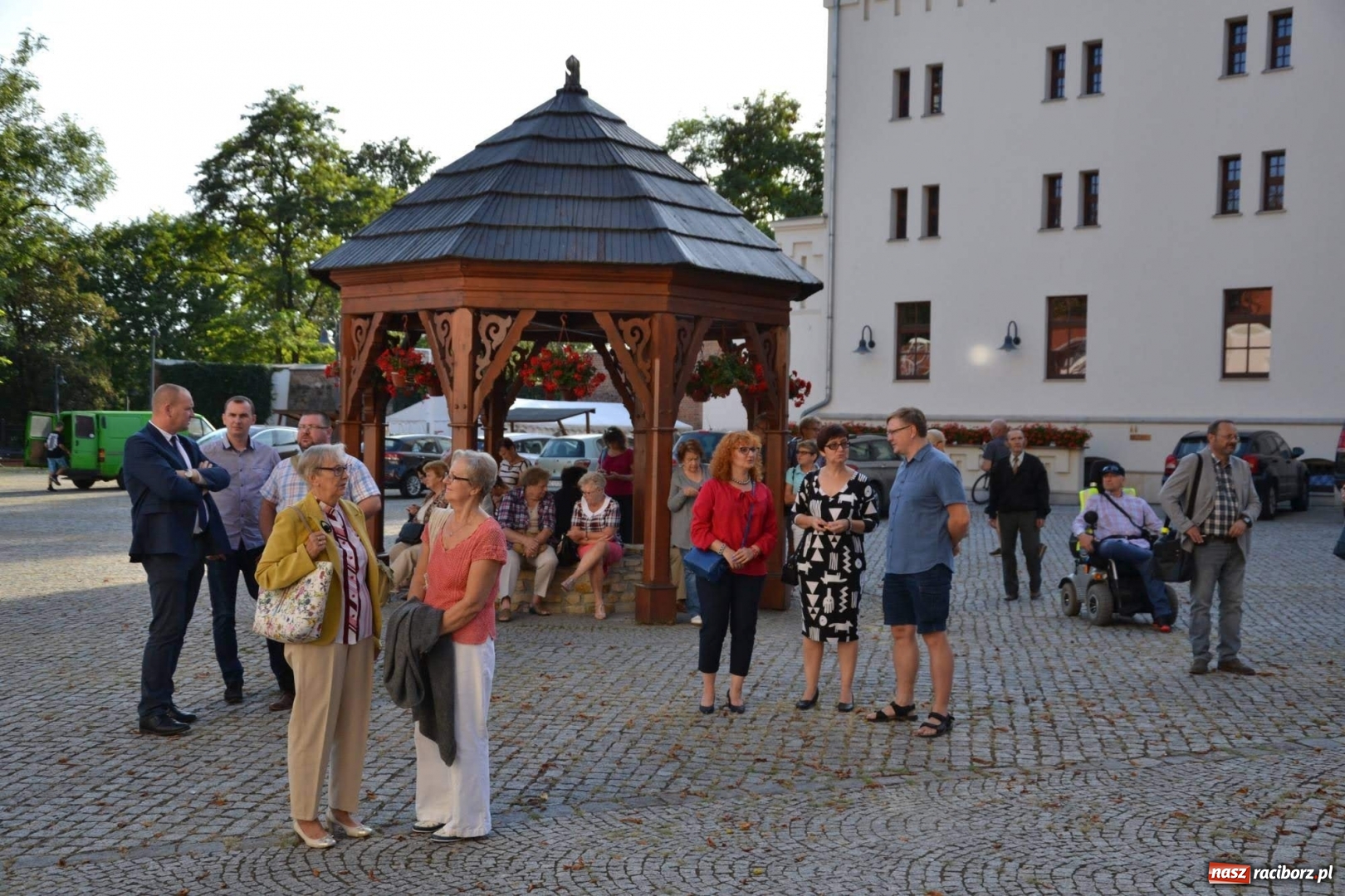 Zdjęcie w galerii na portalu naszraciborz.pl: Przy książęcym stole - wernisaż z degustacją potraw na Zamku Piastowskim wiadomości z regionu