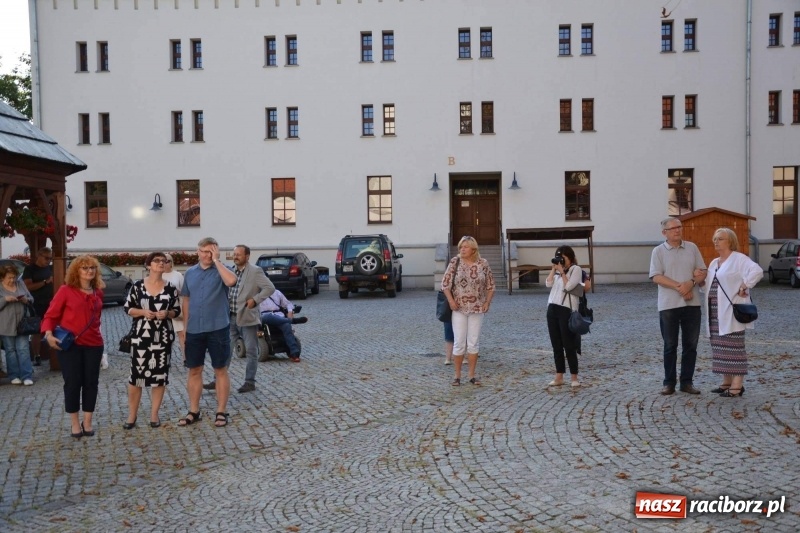 Zdjęcie w galerii na portalu naszraciborz.pl: Przy książęcym stole - wernisaż z degustacją potraw na Zamku Piastowskim wiadomości z regionu