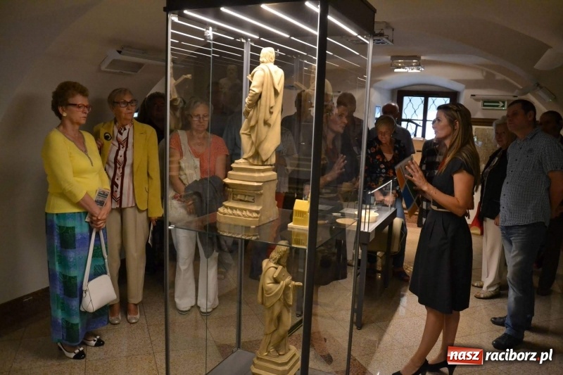 Zdjęcie w galerii na portalu naszraciborz.pl: Przy książęcym stole - wernisaż z degustacją potraw na Zamku Piastowskim wiadomości z regionu