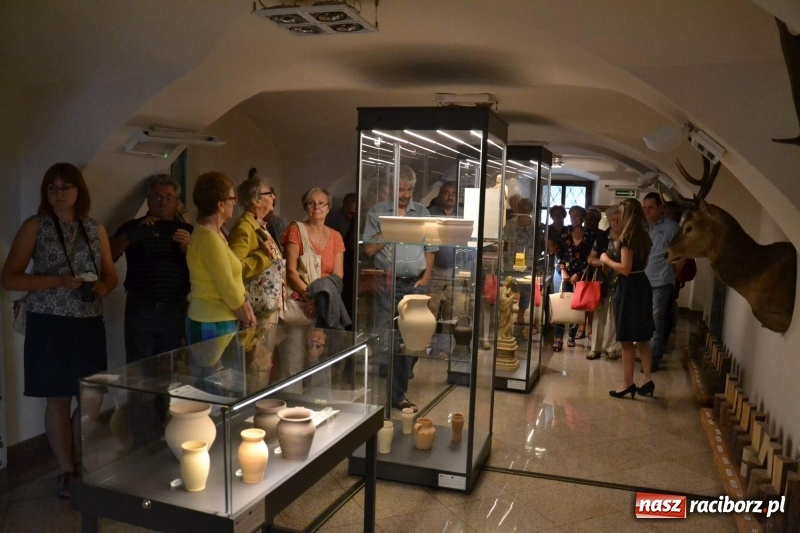 Zdjęcie w galerii na portalu naszraciborz.pl: Przy książęcym stole - wernisaż z degustacją potraw na Zamku Piastowskim wiadomości z regionu