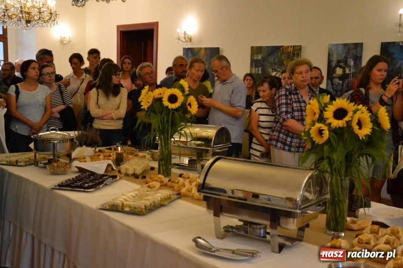 Zdjęcie w galerii na portalu naszraciborz.pl: Przy książęcym stole - wernisaż z degustacją potraw na Zamku Piastowskim wiadomości z regionu