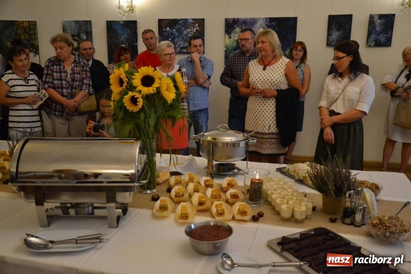 Zdjęcie w galerii na portalu naszraciborz.pl: Przy książęcym stole - wernisaż z degustacją potraw na Zamku Piastowskim wiadomości z regionu